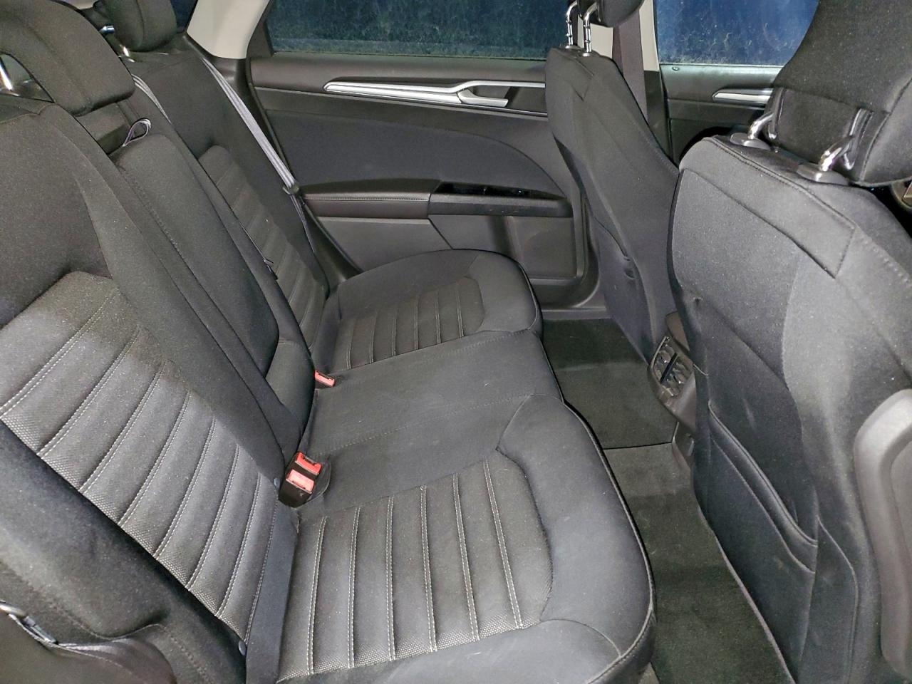 Ford Fusion Se Image 7