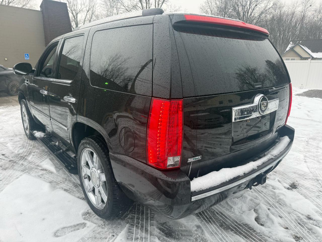 Cadillac Escalade Premium Image 4
