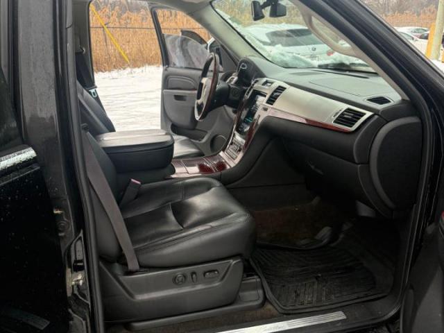 Cadillac Escalade Premium Image 5