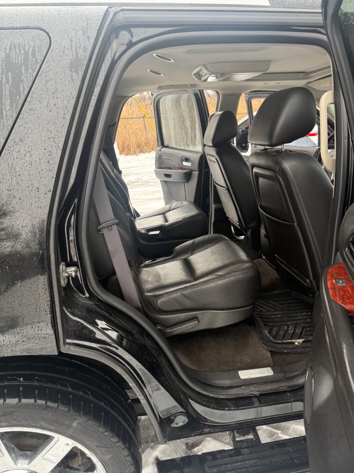 Cadillac Escalade Premium Image 7