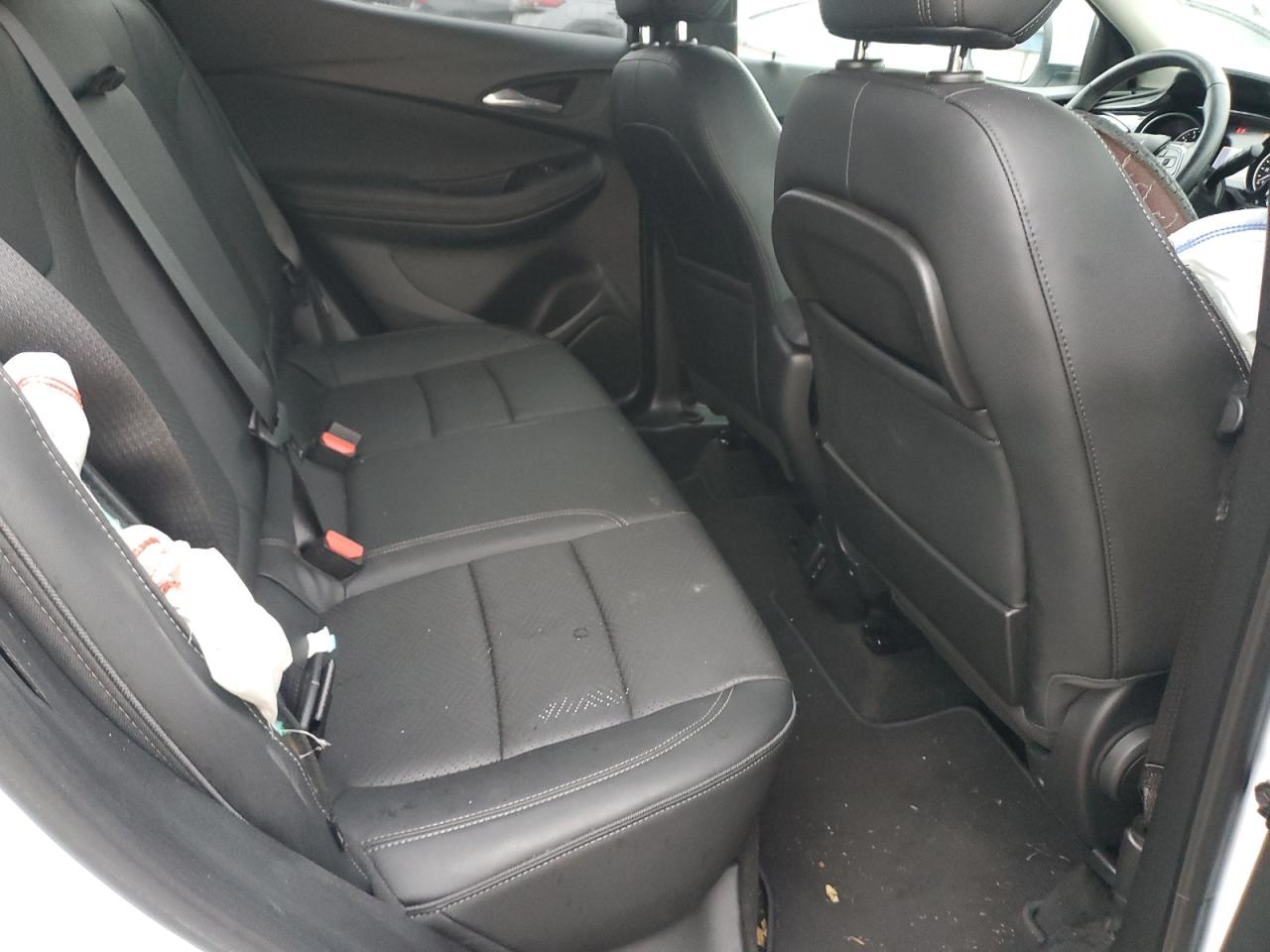 Buick Encore Essence Image 9