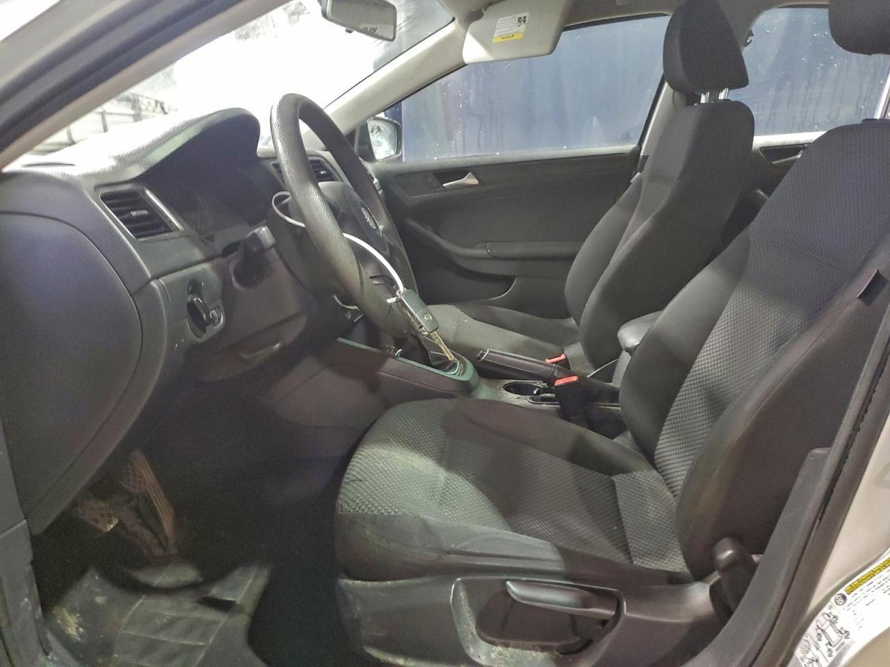 Volkswagen Jetta Base Image 4