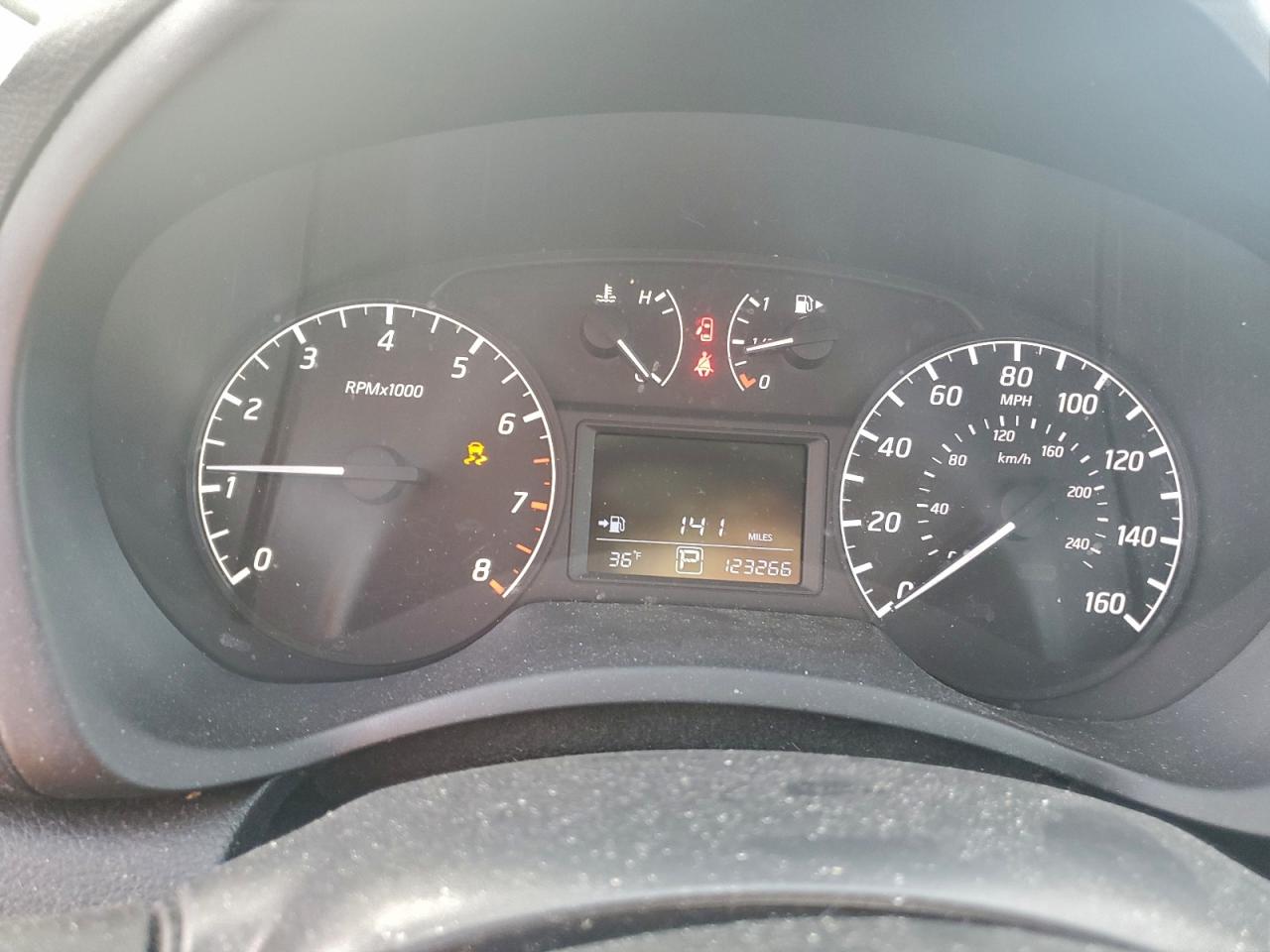 Nissan Sentra S Image 10