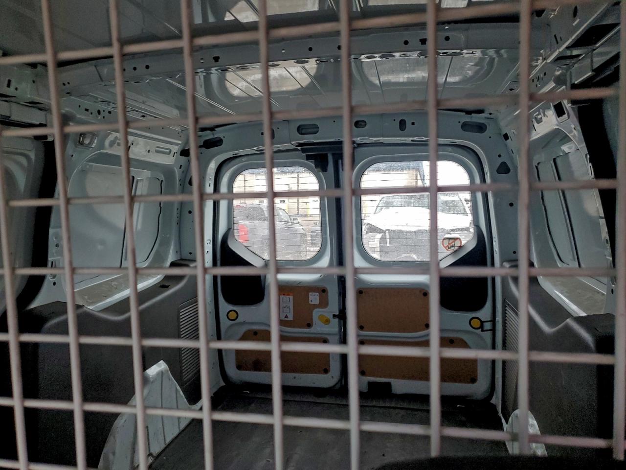 Ford Transit Xlt Image 11