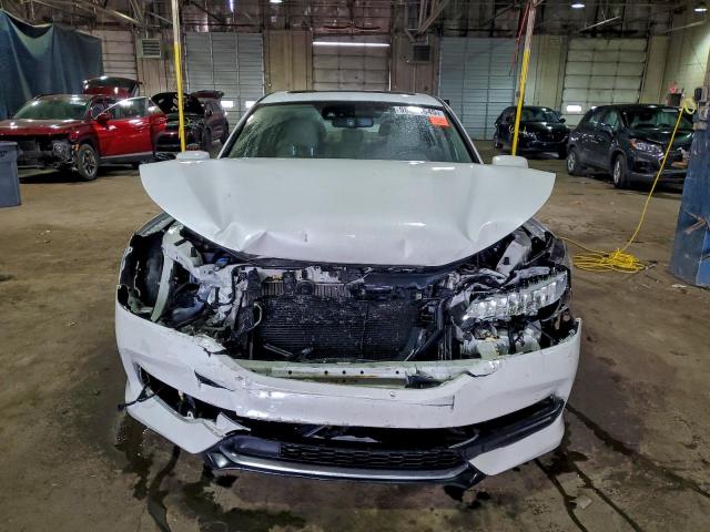 Honda Accord Touring Image 8