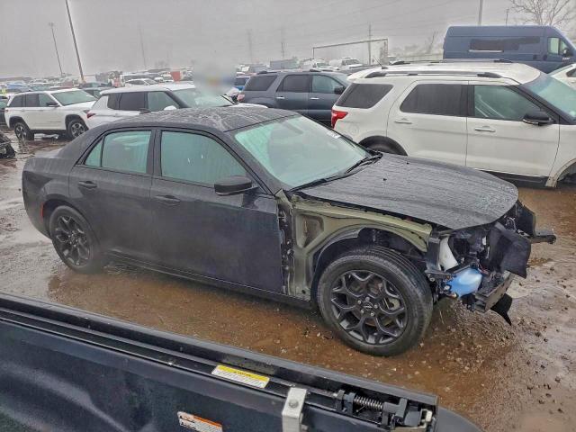 Chrysler 300 Touring L Image 4