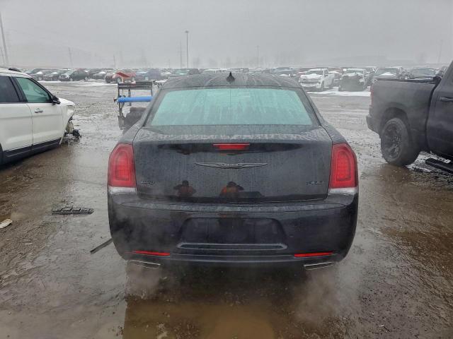 Chrysler 300 Touring L Image 8