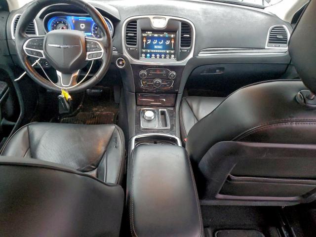 Chrysler 300 Touring L Image 3