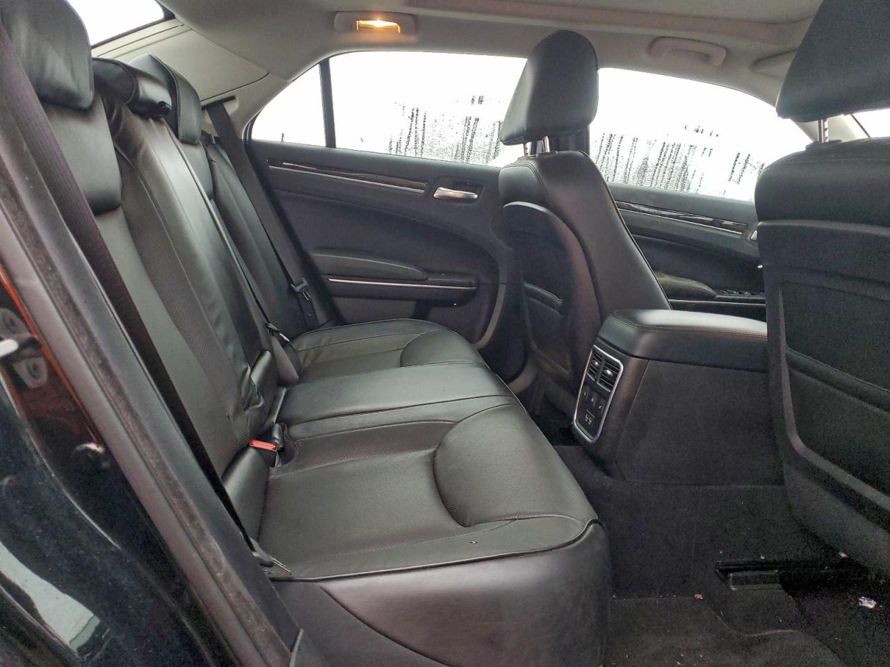 Chrysler 300 Touring L Image 6