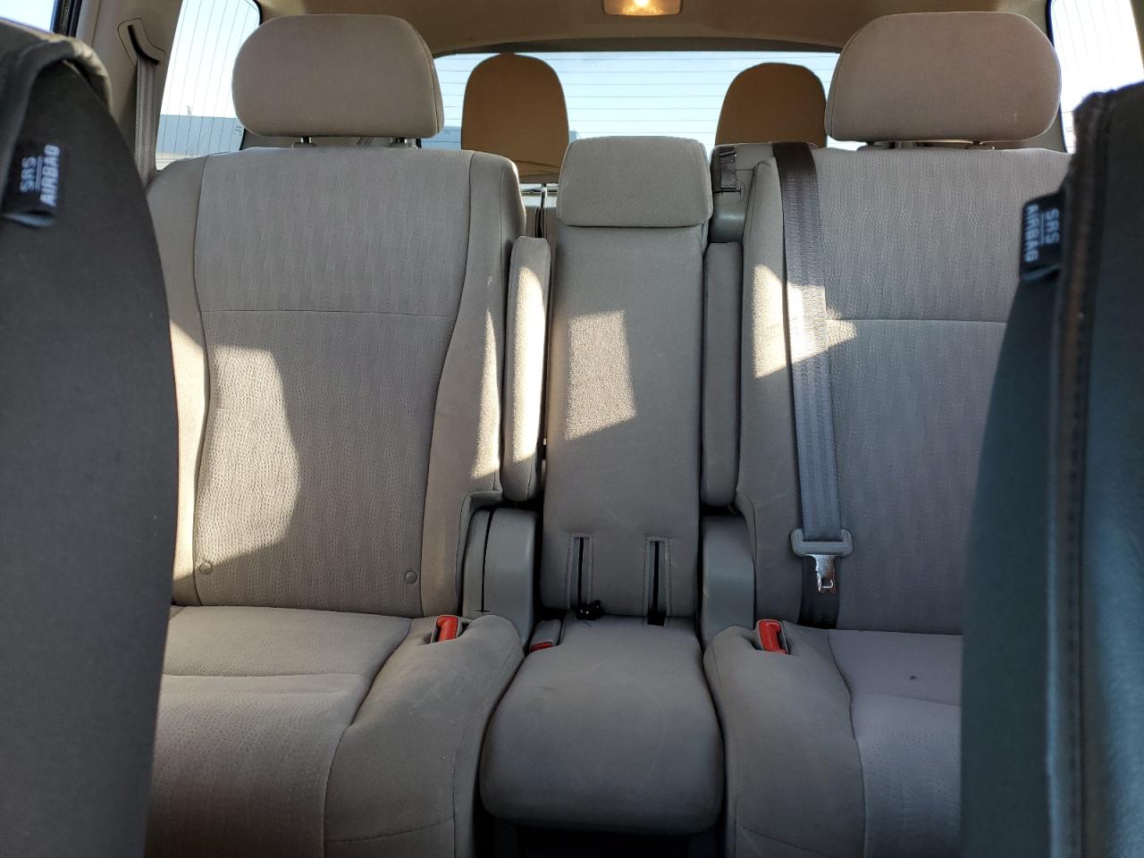 Toyota Highlander Base Image 9