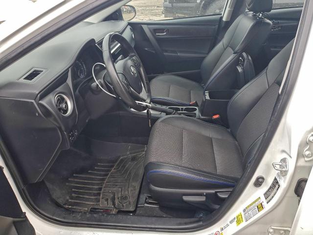 Toyota Corolla L Image 8