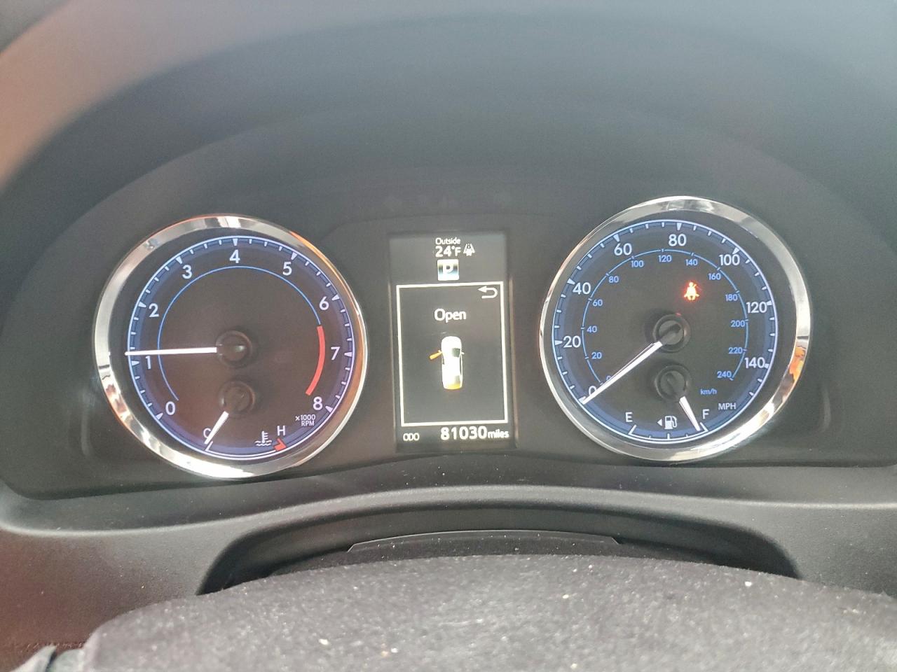 Toyota Corolla L Image 6