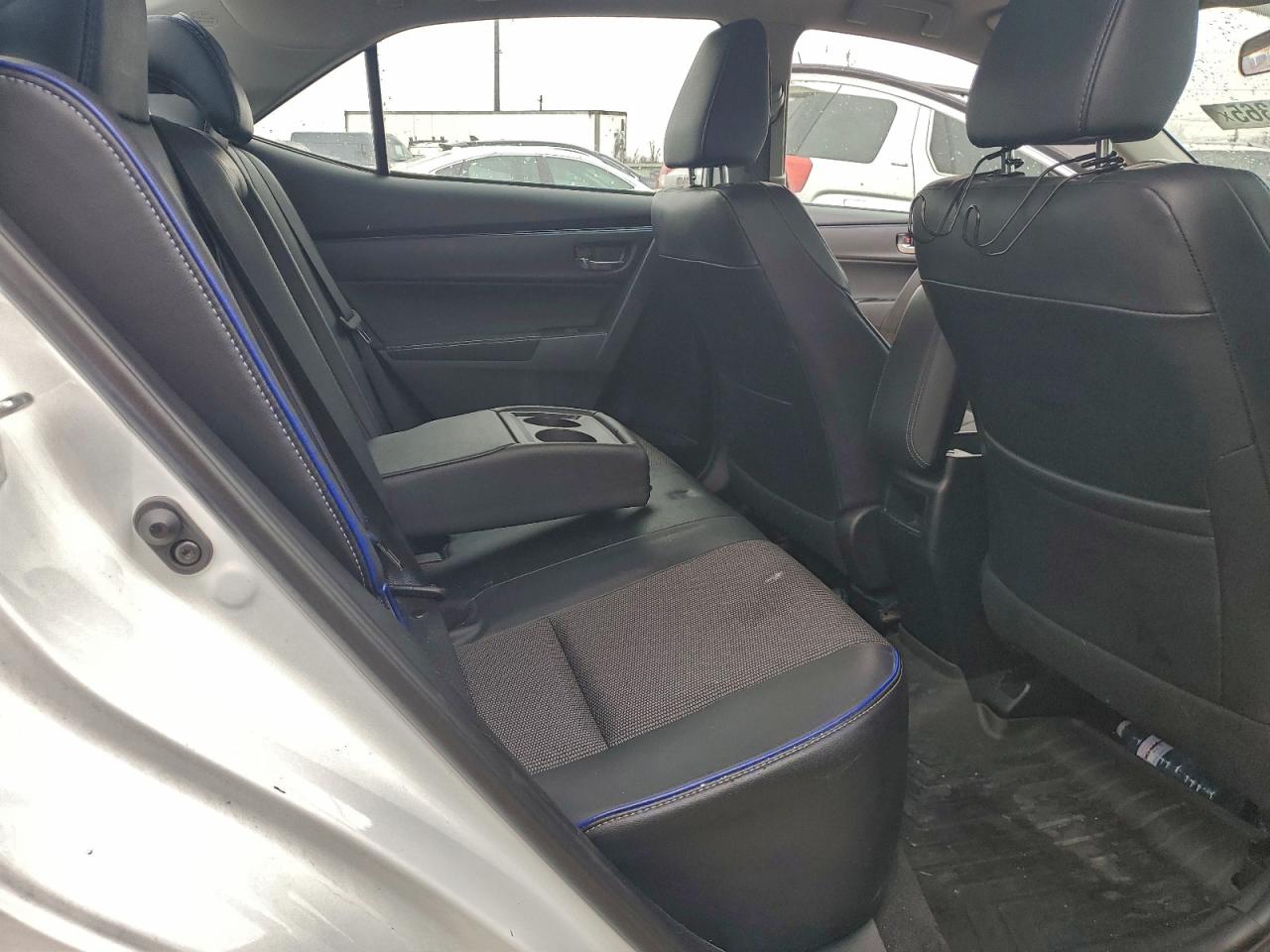 Toyota Corolla L Image 9