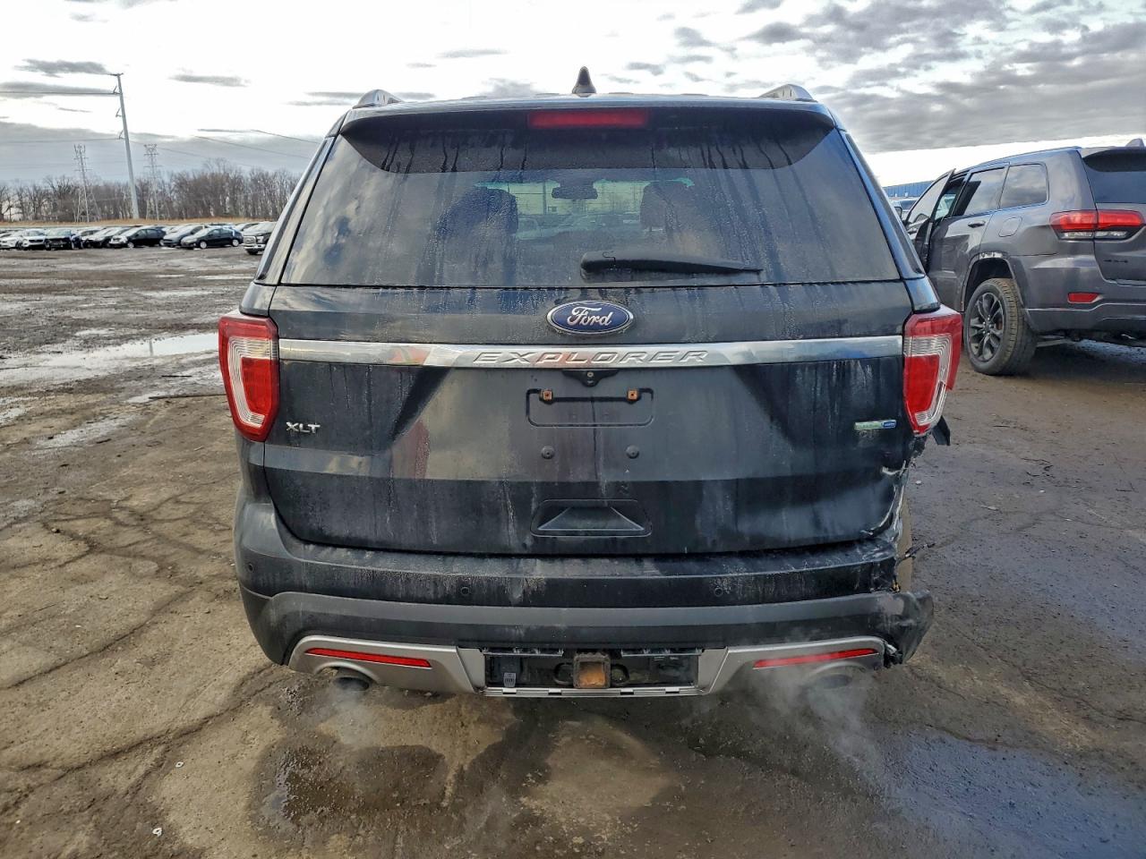 Ford Explorer Xlt Image 3
