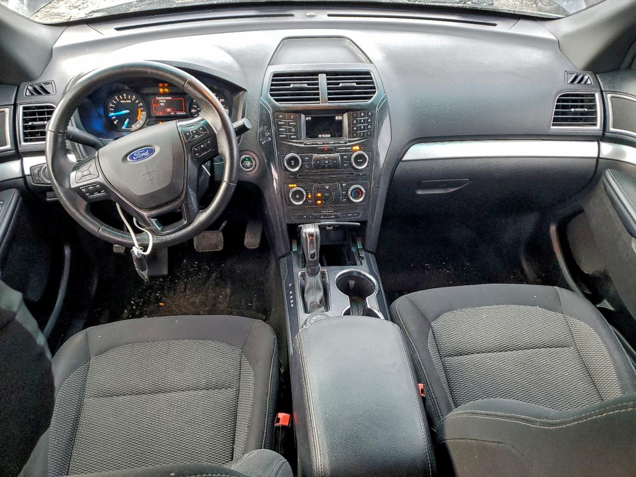 Ford Explorer Xlt Image 9