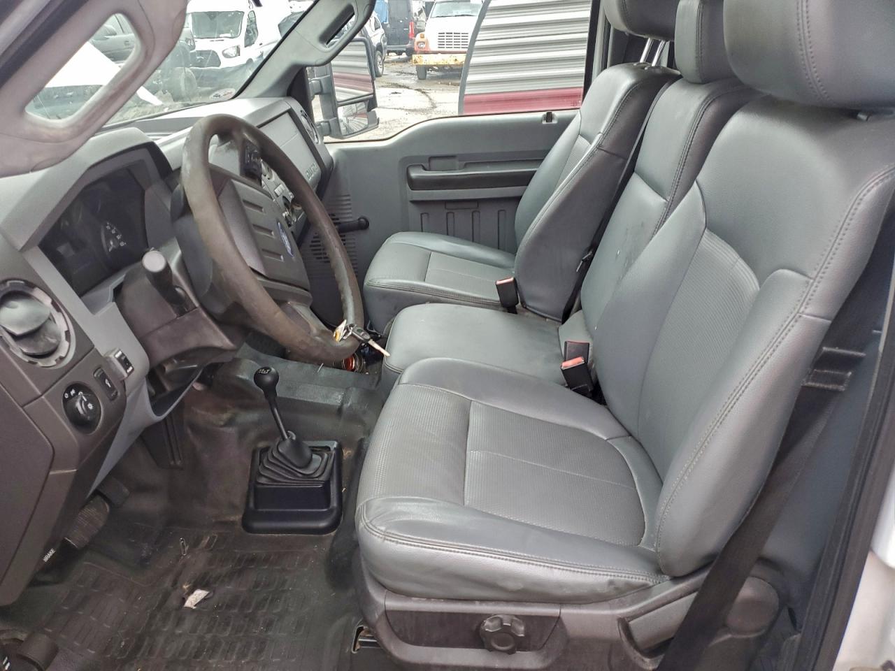 Ford F-350 Super Duty Image 4