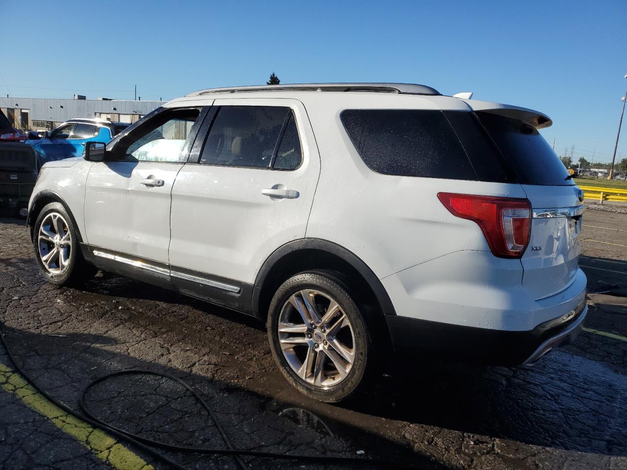 Ford Explorer Xlt Image 2