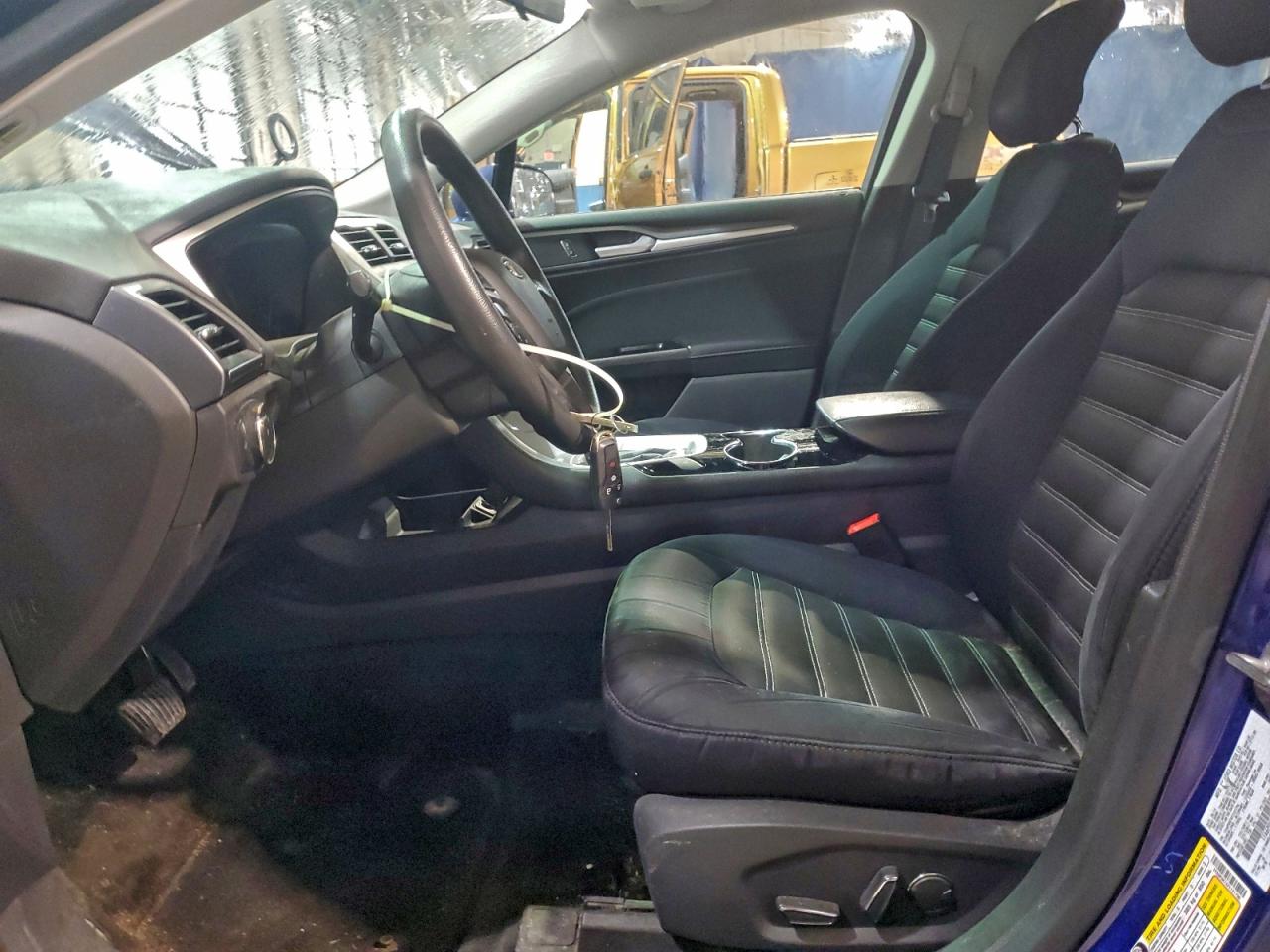 Ford Fusion Se Image 6