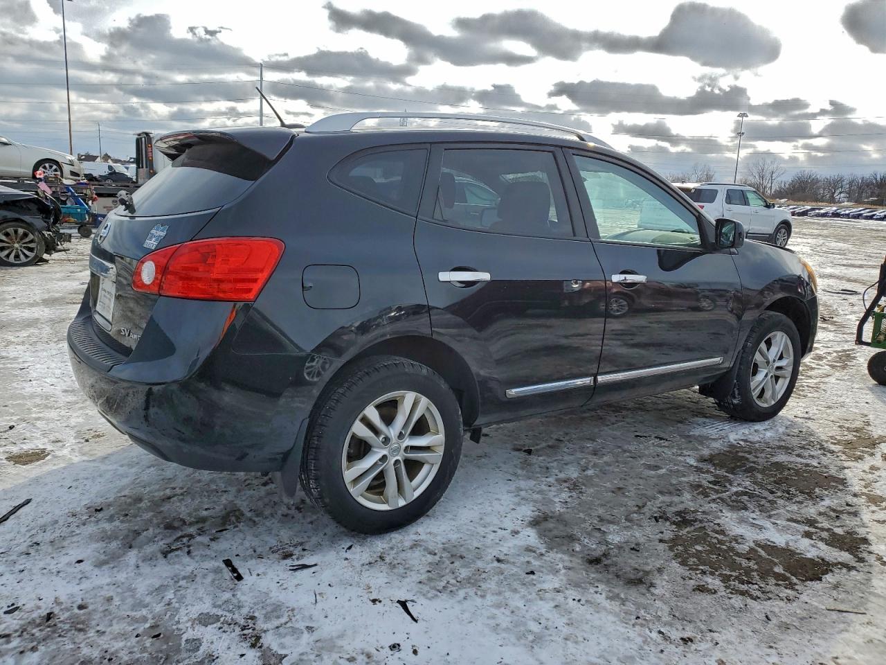 Nissan Rogue S Image 7