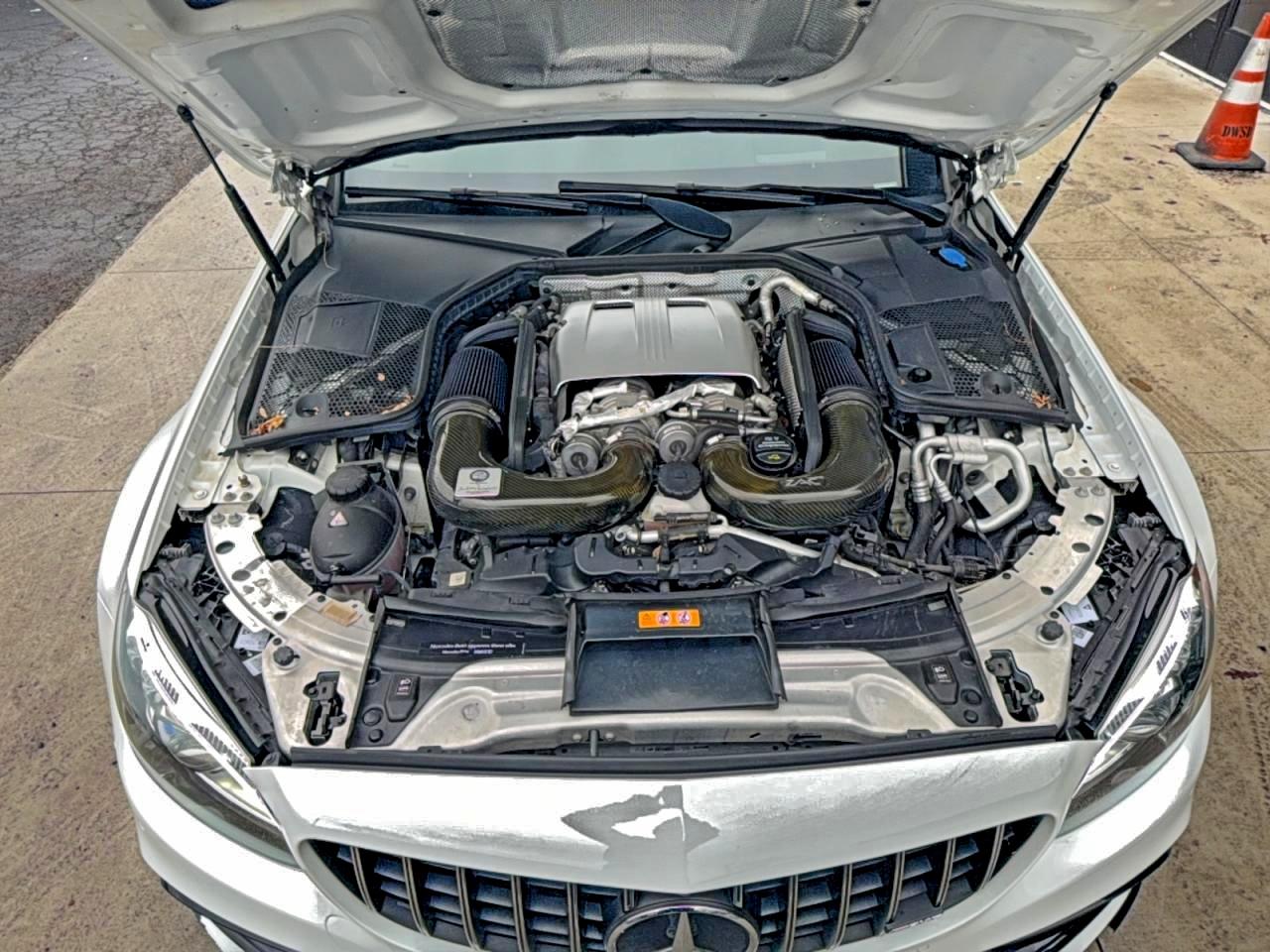 Mercedes-Benz C-Class 63 Amg-s Image 4