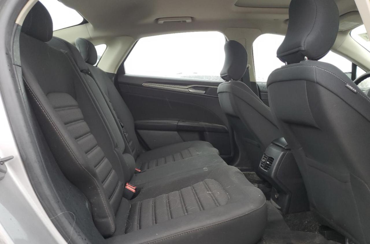 Ford Fusion Se Image 4