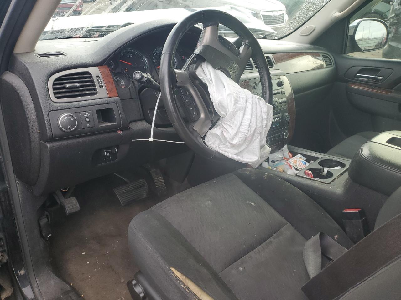 Chevrolet Suburban C1500 Ls Image 10