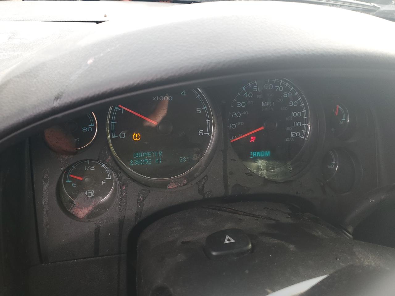 Chevrolet Suburban C1500 Ls Image 9