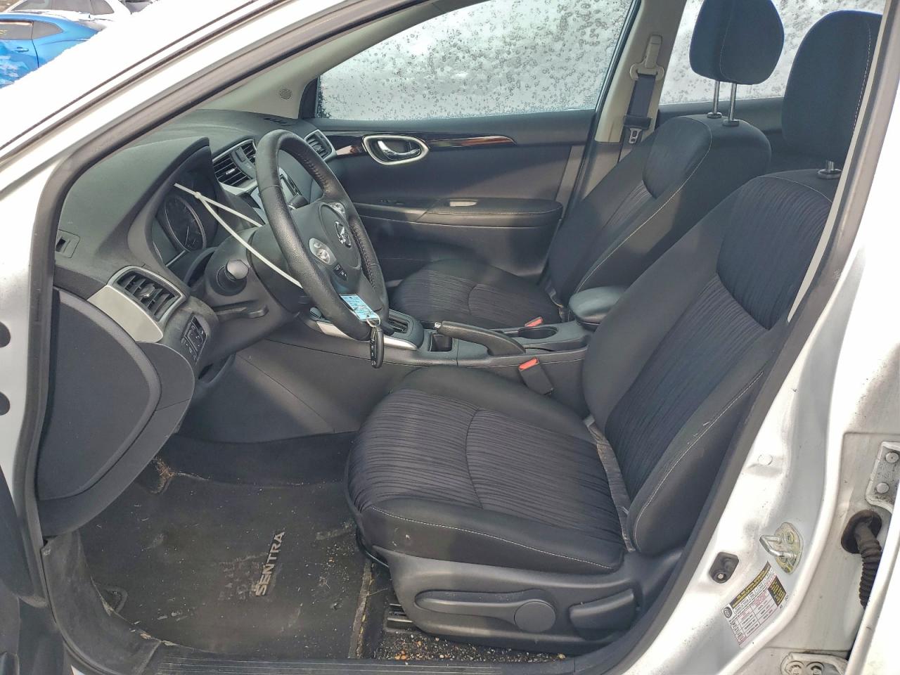 Nissan Sentra S Image 9