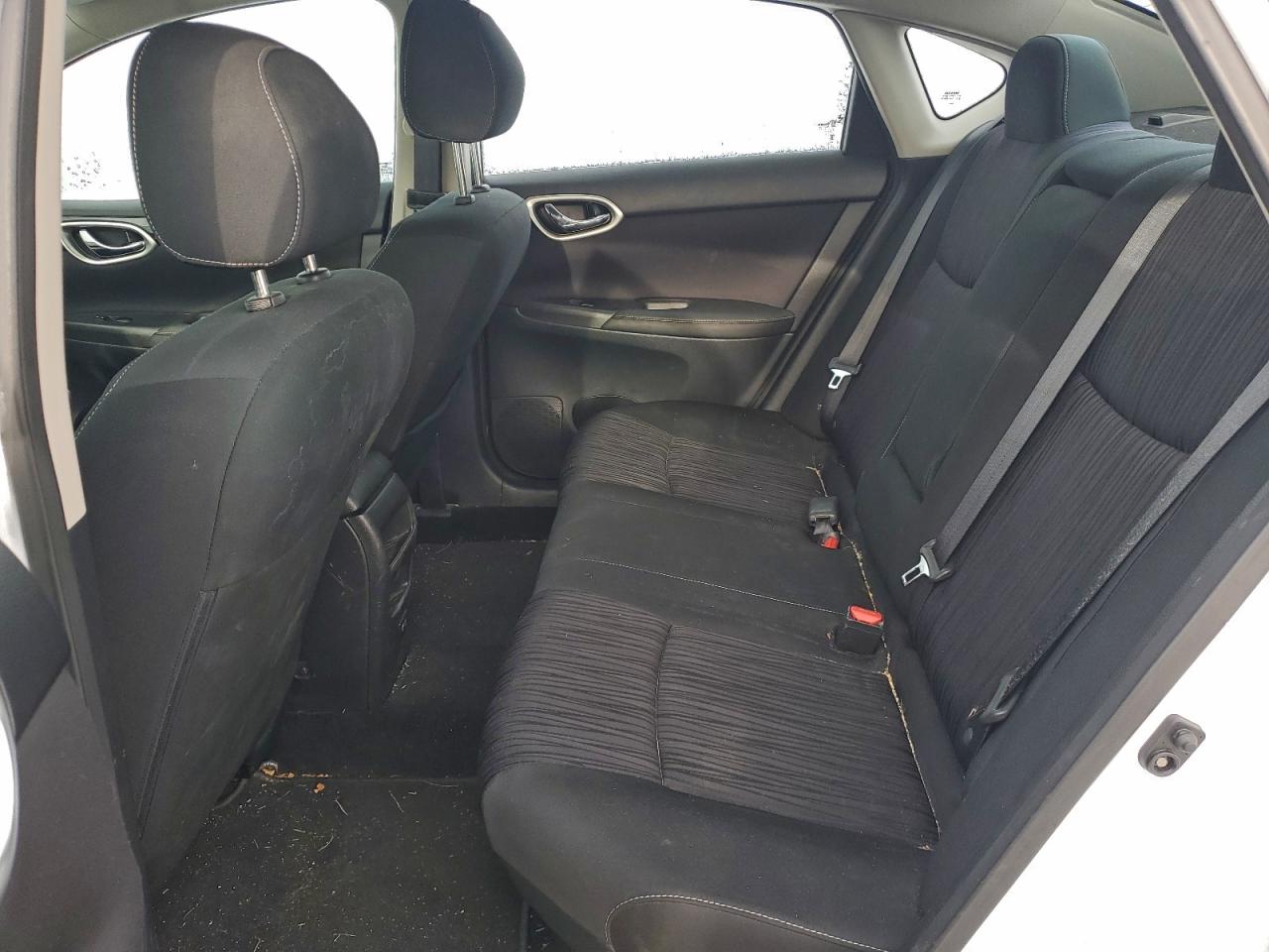 Nissan Sentra S Image 10