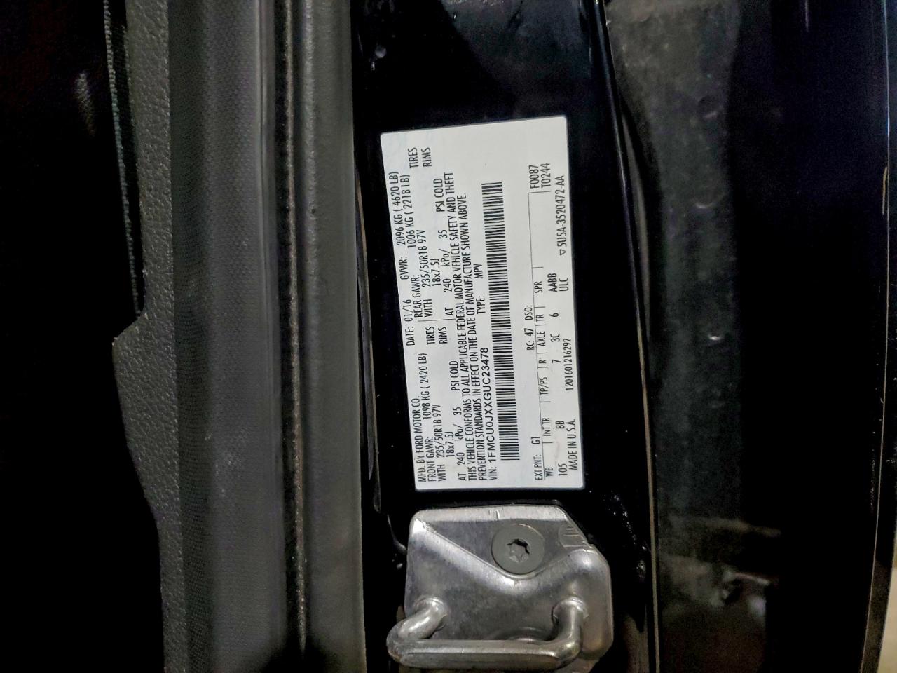 Ford Escape Titanium Image 9