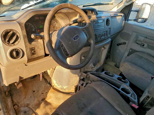 Ford E-450 E450 Super Duty Cutaway Van Image 13