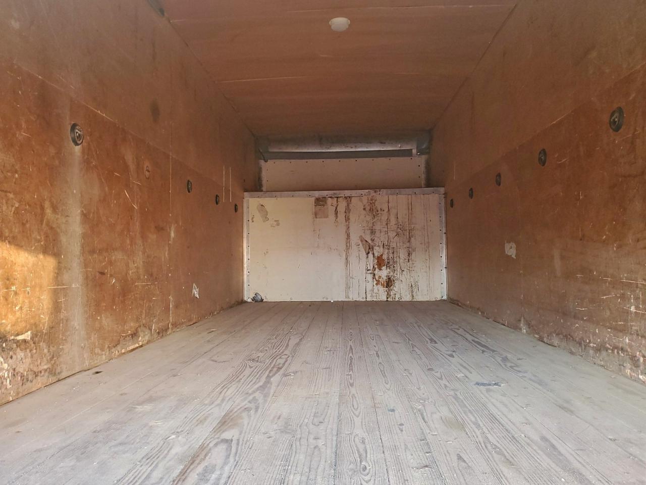 Ford E-450 E450 Super Duty Cutaway Van Image 5