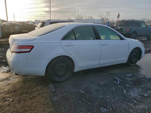 Toyota Camry Base Image 3