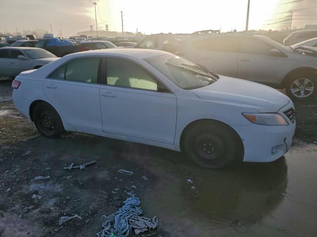 Toyota Camry Base Image 12