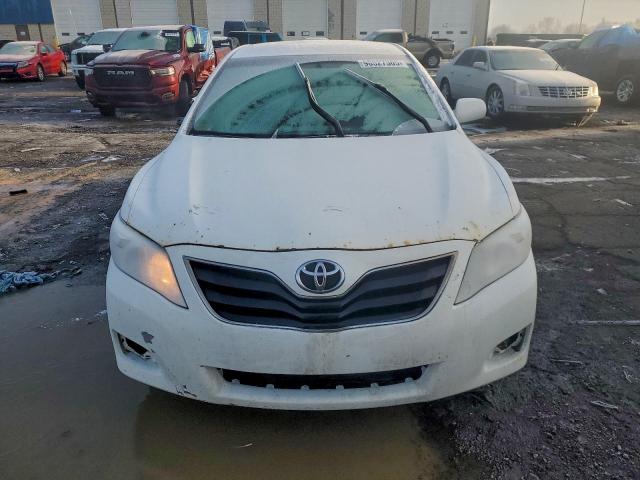 Toyota Camry Base Image 10