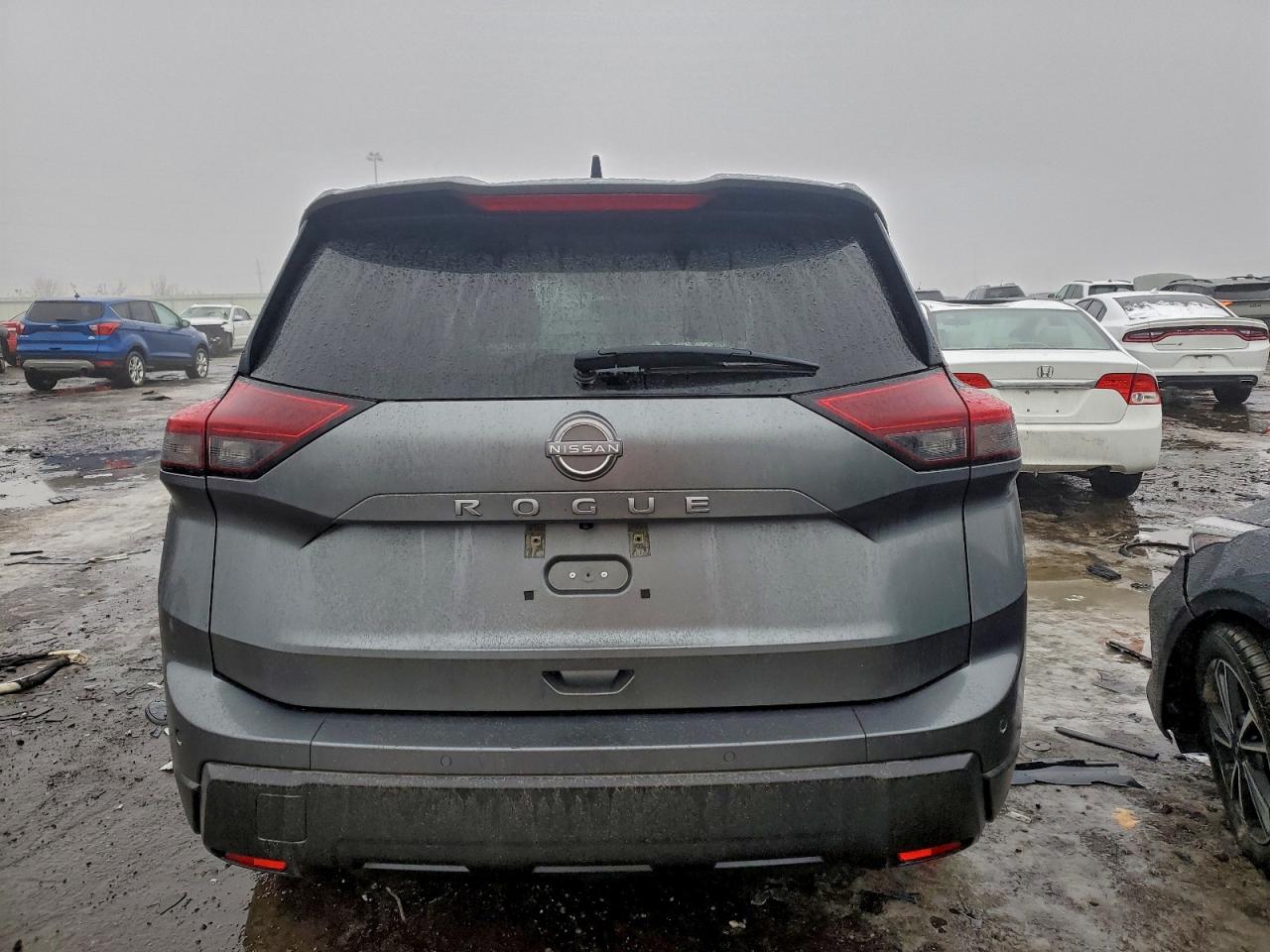 Nissan Rogue S Image 3