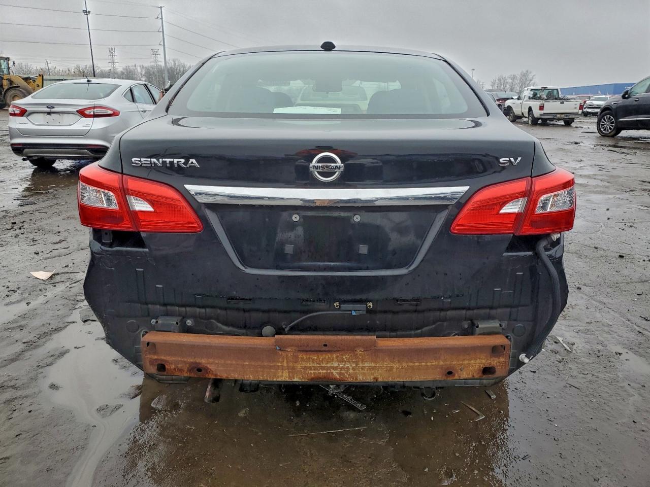 Nissan Sentra S Image 8