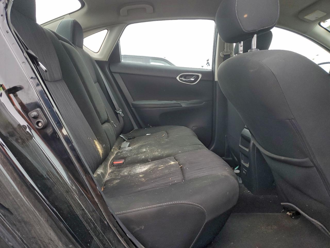 Nissan Sentra S Image 12