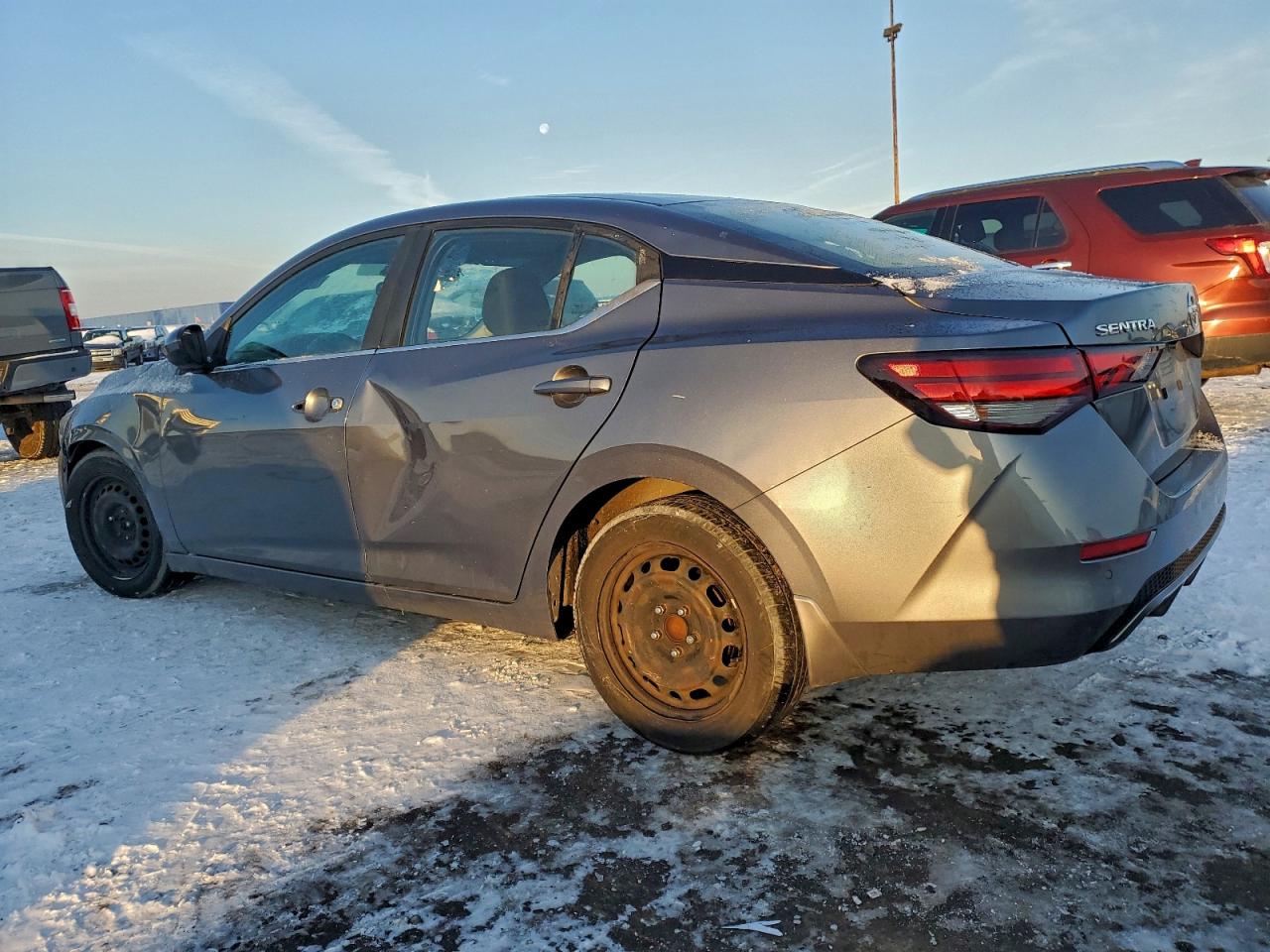 Nissan Sentra S Image 2