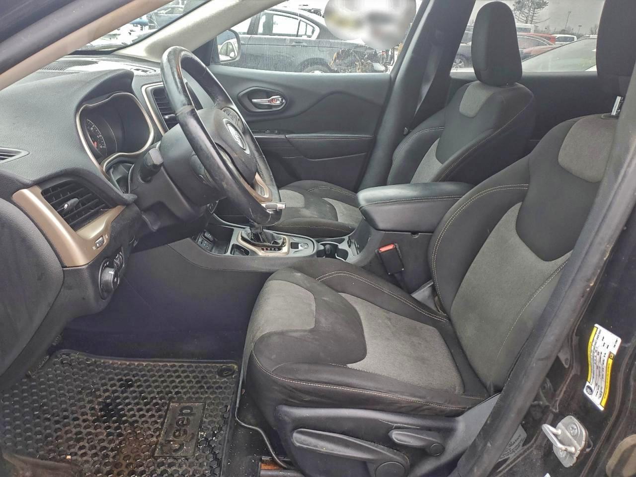 Jeep Grand Cherokee Latitude Image 3