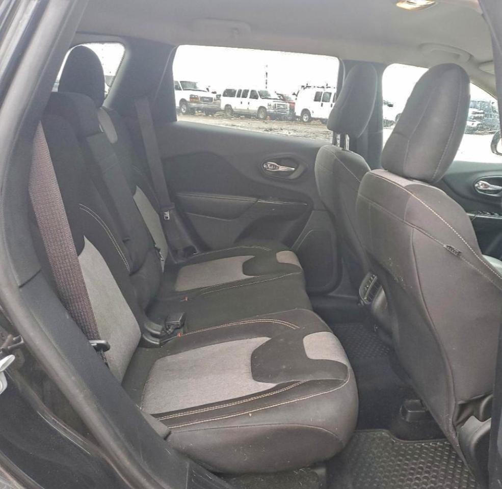 Jeep Grand Cherokee Latitude Image 11