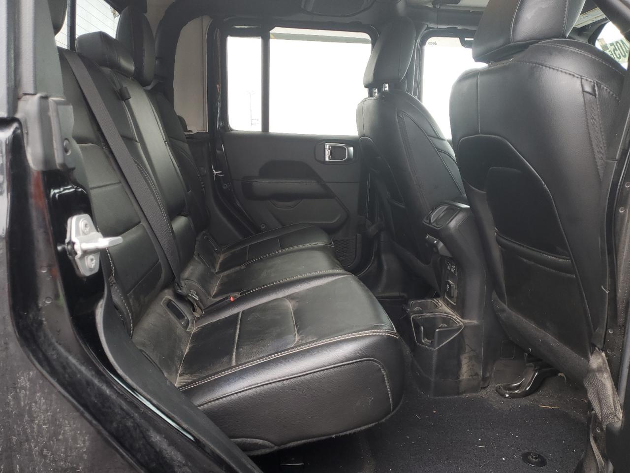 Jeep Gladiator Overland Image 5