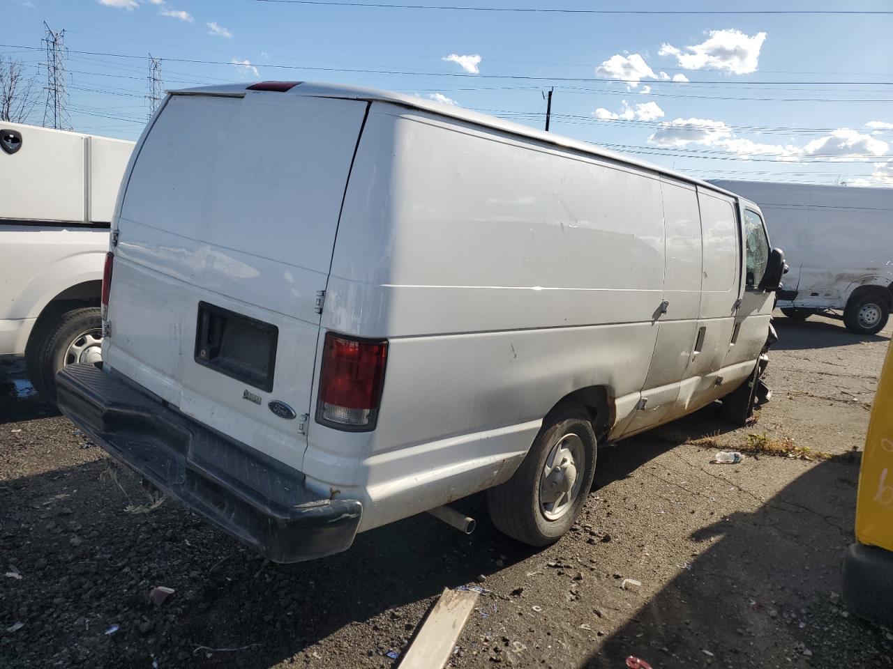 Ford Econoline E250 Van Image 12
