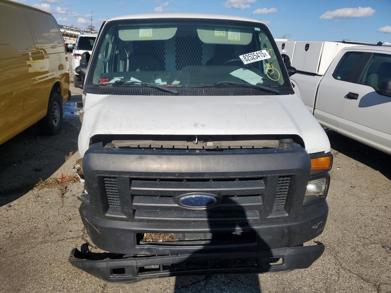 Ford Econoline E250 Van Image 5