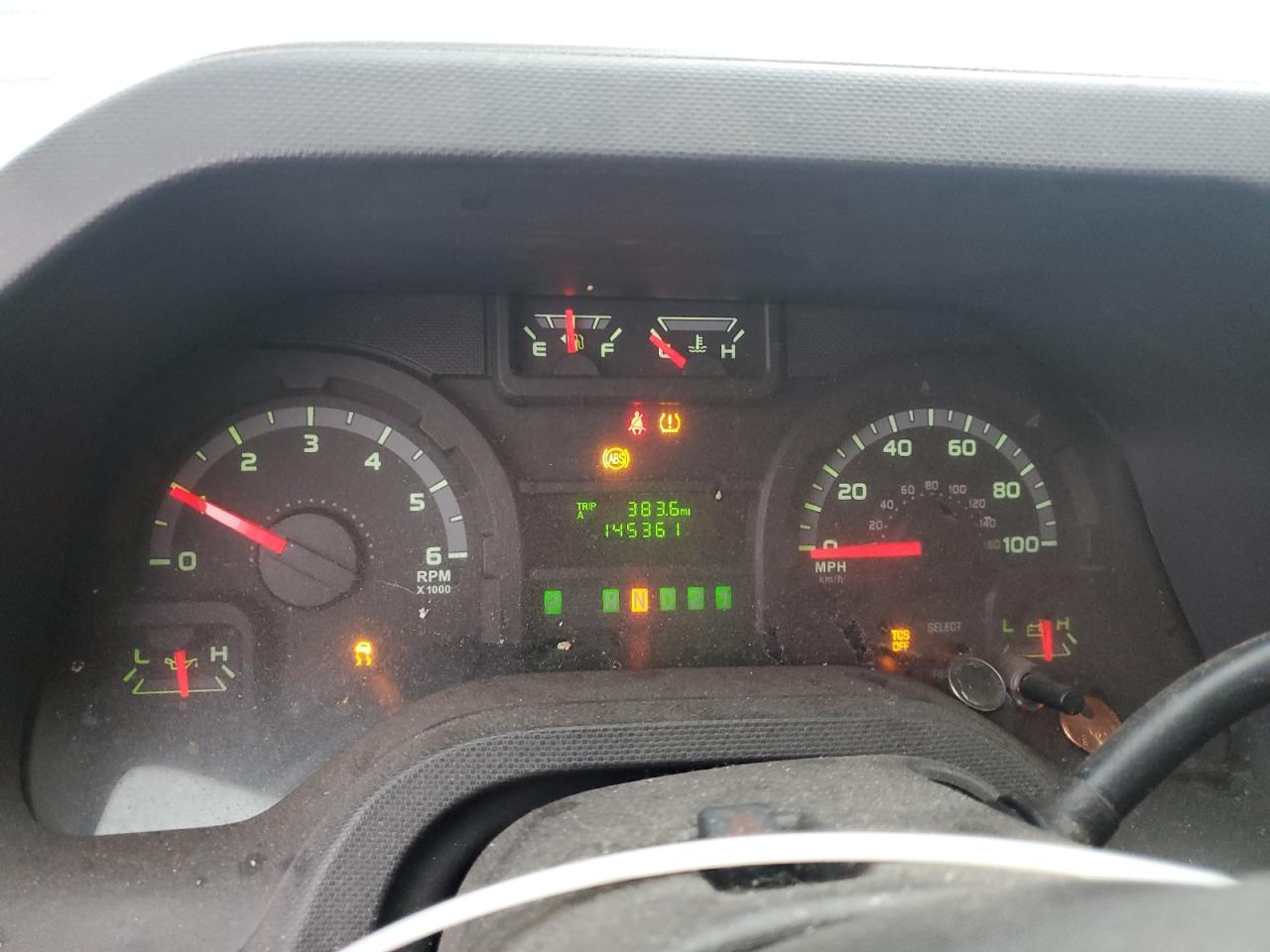 Ford Econoline E250 Van Image 6