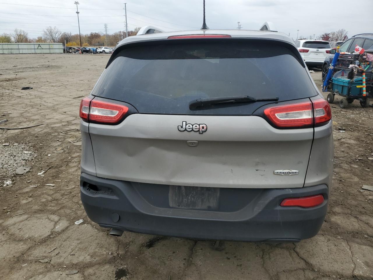 Jeep Grand Cherokee Latitude Image 3