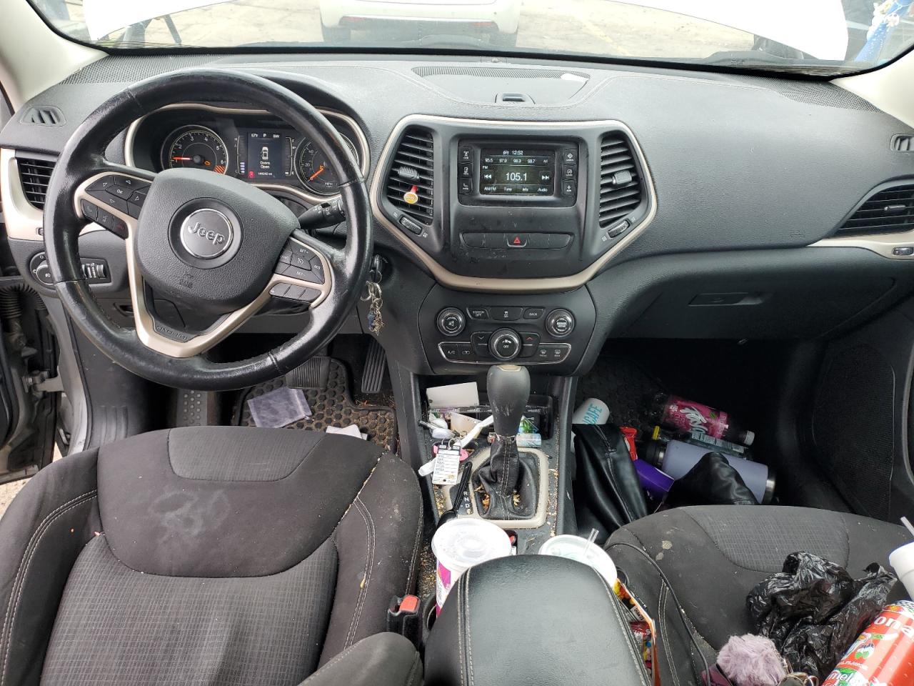 Jeep Grand Cherokee Latitude Image 9