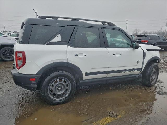 Ford Bronco Outer Banks Image 2