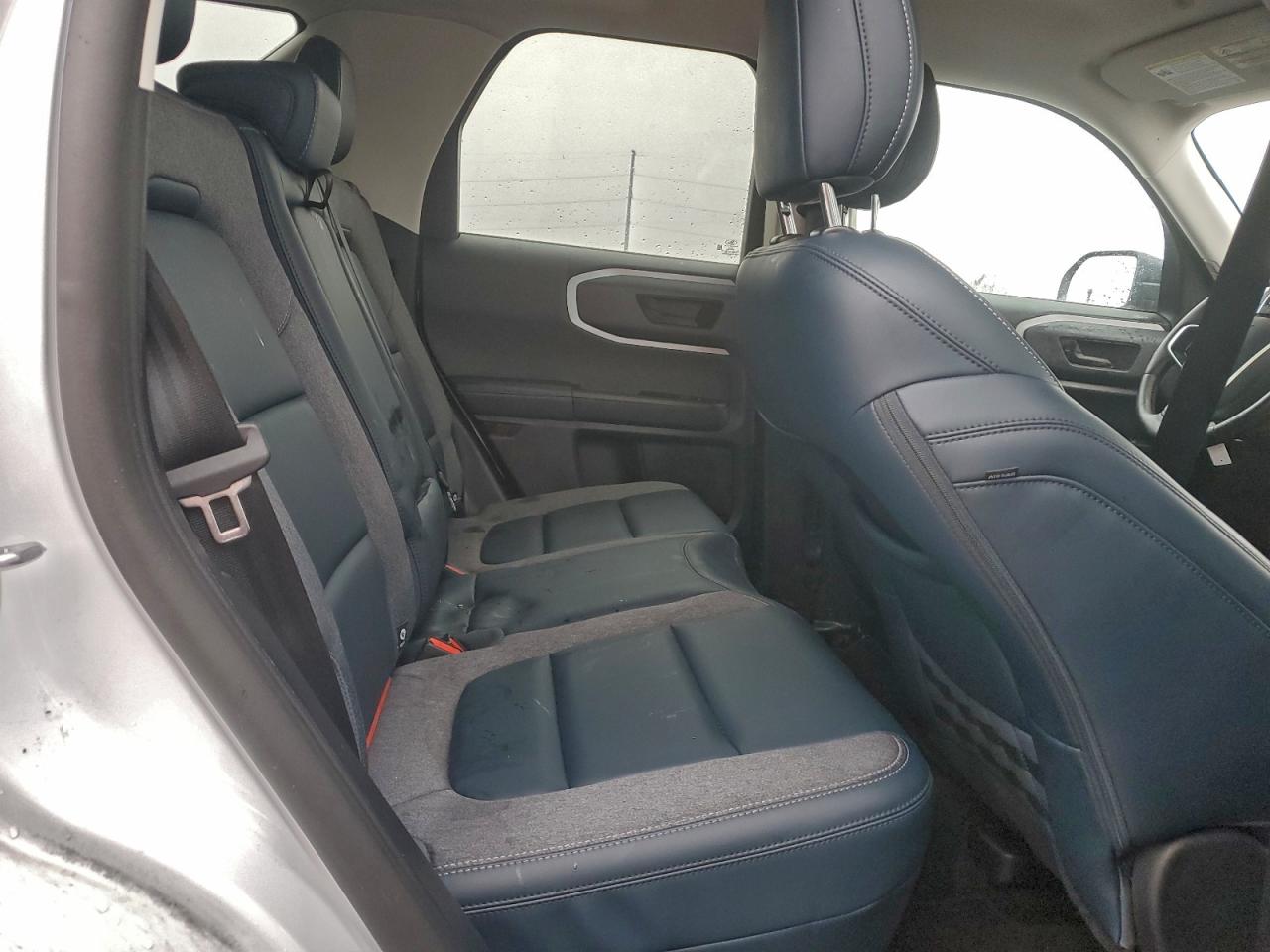 Ford Bronco Outer Banks Image 8