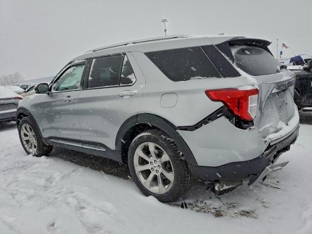 Ford Explorer Platinum Image 8
